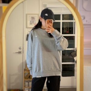 Men’s NIKE Dri-Fit Sweatshirt ( Size M )